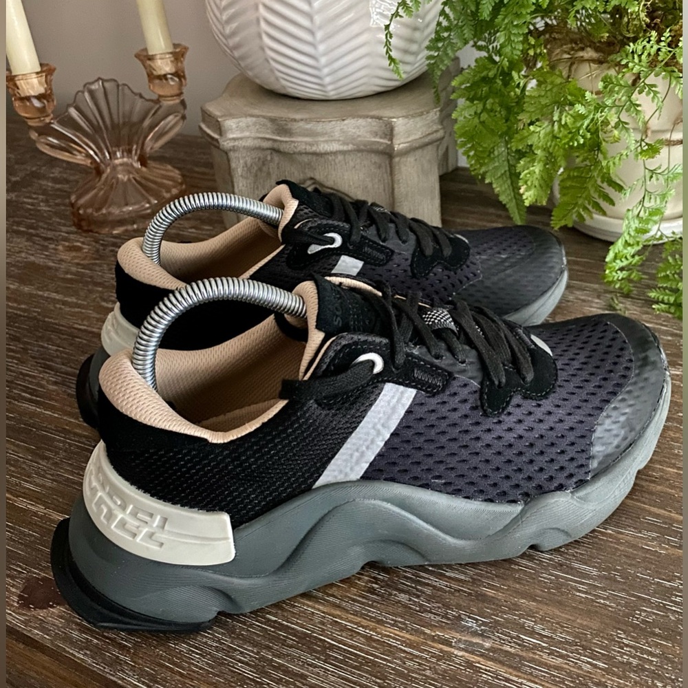 SOREL Kinetic RNEGD Lace Sneakers Shoes Waterproof Womens 9 Black Opal Pink